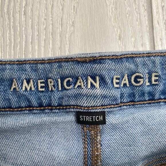 American Eagle Women's Denim Blue Distressed Mom Jeans Size 12 - Picture 8 of 12